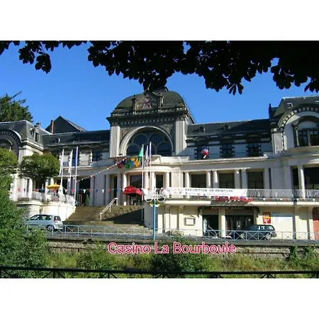 Duplex Avec Terrasse 4personnes Proche Du Mt Dore. Apartment La Bourboule